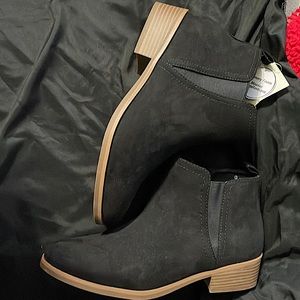 George black suede ankle book size 10